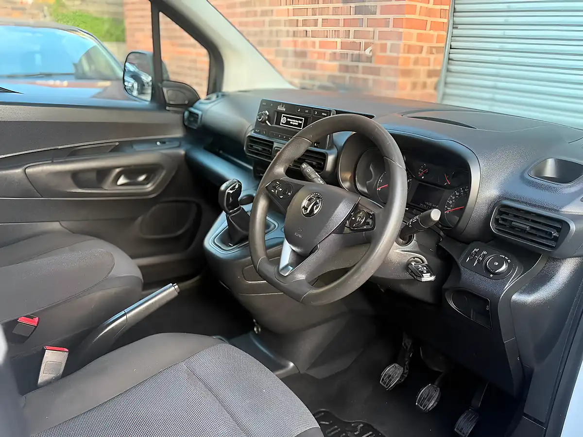 Used 2020 Vauxhall Combo Sportive L2 H1 White - Interior and Exterior details 7