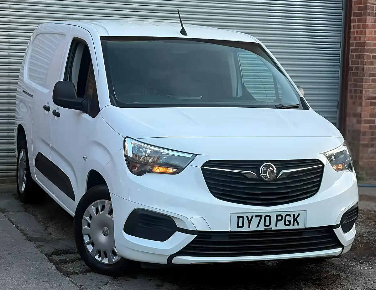 Used 2020 Vauxhall Combo Sportive L2 H1 White - Interior and Exterior details 9