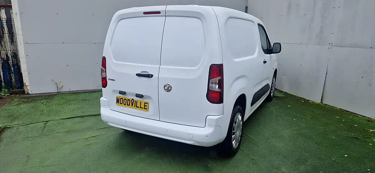 Used 2020 Vauxhall Combo Sportive S/S White - Interior and Exterior details 10