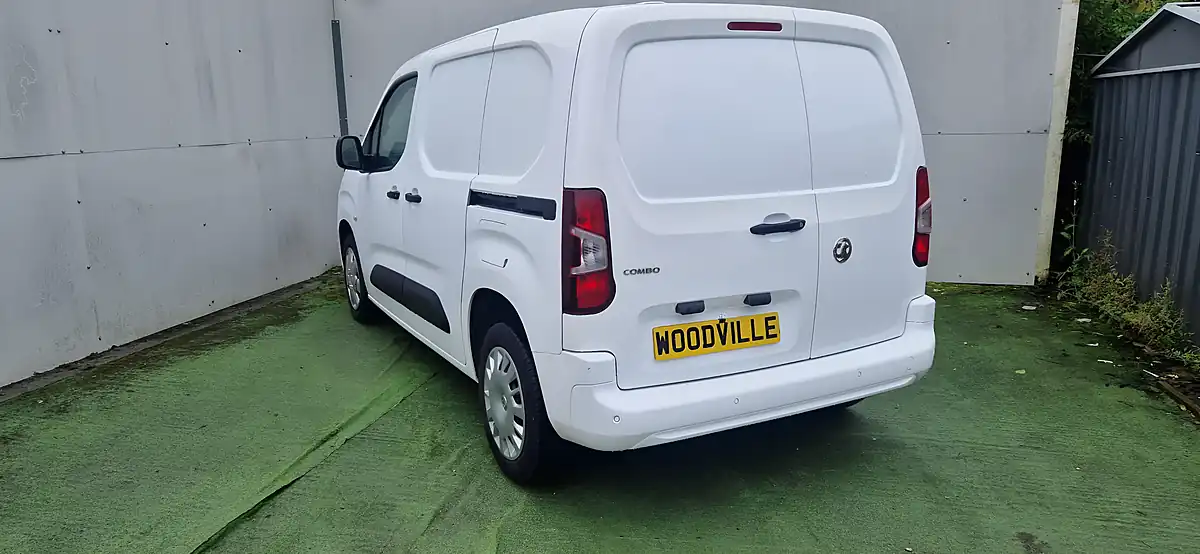 Used 2020 Vauxhall Combo Sportive S/S White - Interior and Exterior details 12