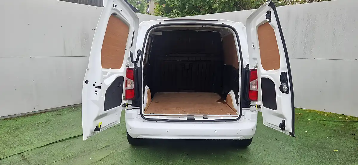 Used 2020 Vauxhall Combo Sportive S/S White - Interior and Exterior details 13