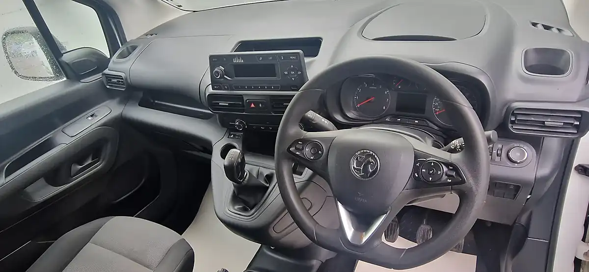 Used 2020 Vauxhall Combo Sportive S/S White - Interior and Exterior details 17