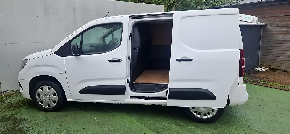 Used 2020 Vauxhall Combo Sportive S/S White - Interior and Exterior details 5