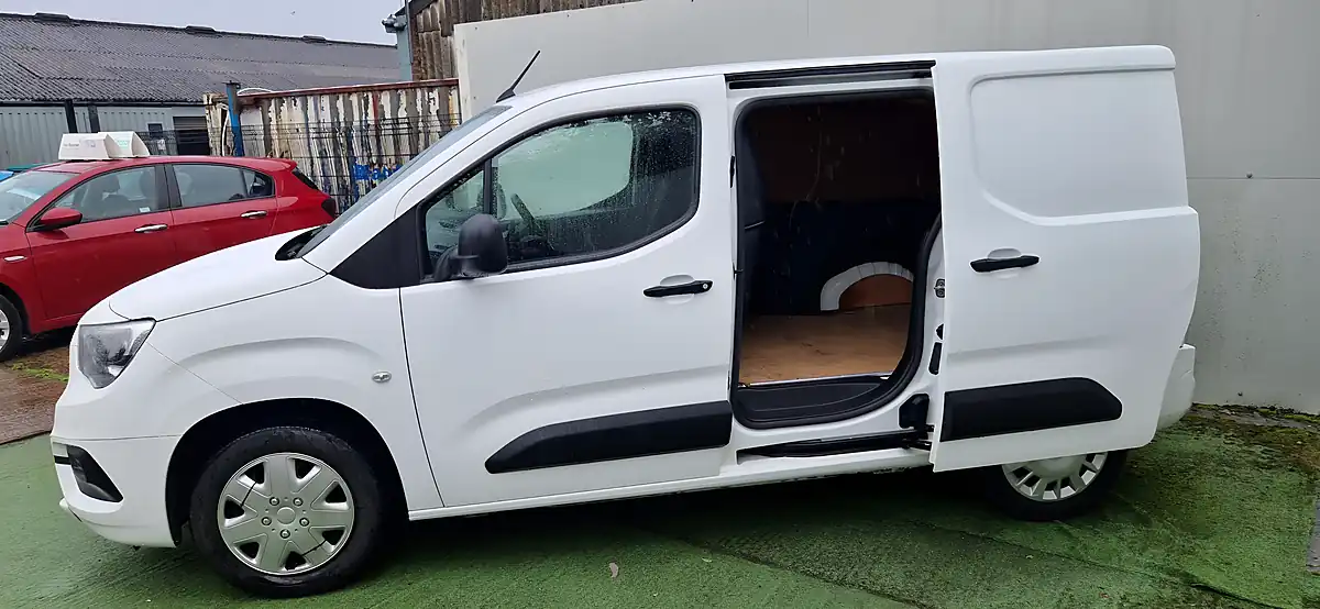 Used 2020 Vauxhall Combo Sportive S/S White - Interior and Exterior details 6