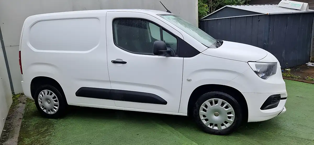 Used 2020 Vauxhall Combo Sportive S/S White - Interior and Exterior details 4