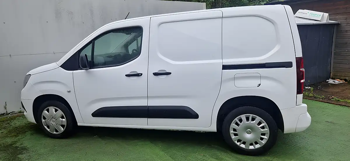 Used 2020 Vauxhall Combo Sportive S/S White - Interior and Exterior details 6