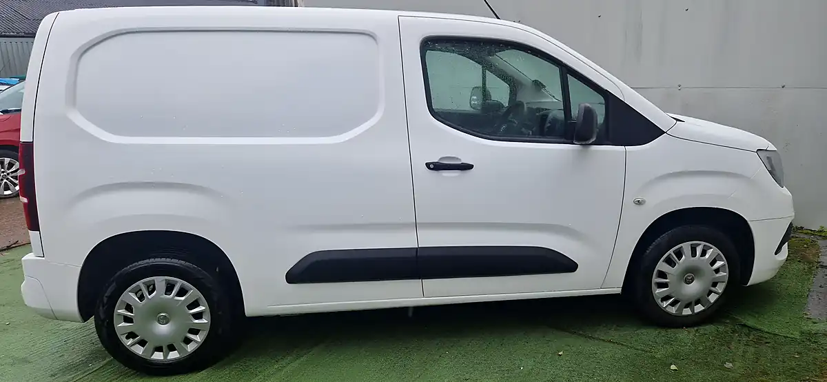 Used 2020 Vauxhall Combo Sportive S/S White - Interior and Exterior details 7
