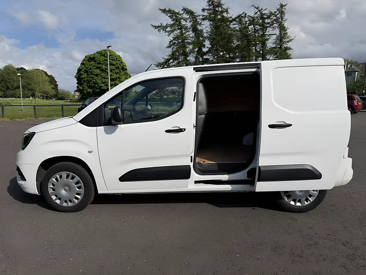 Used 2020 Vauxhall Combo Sportive White - Interior and Exterior details 13