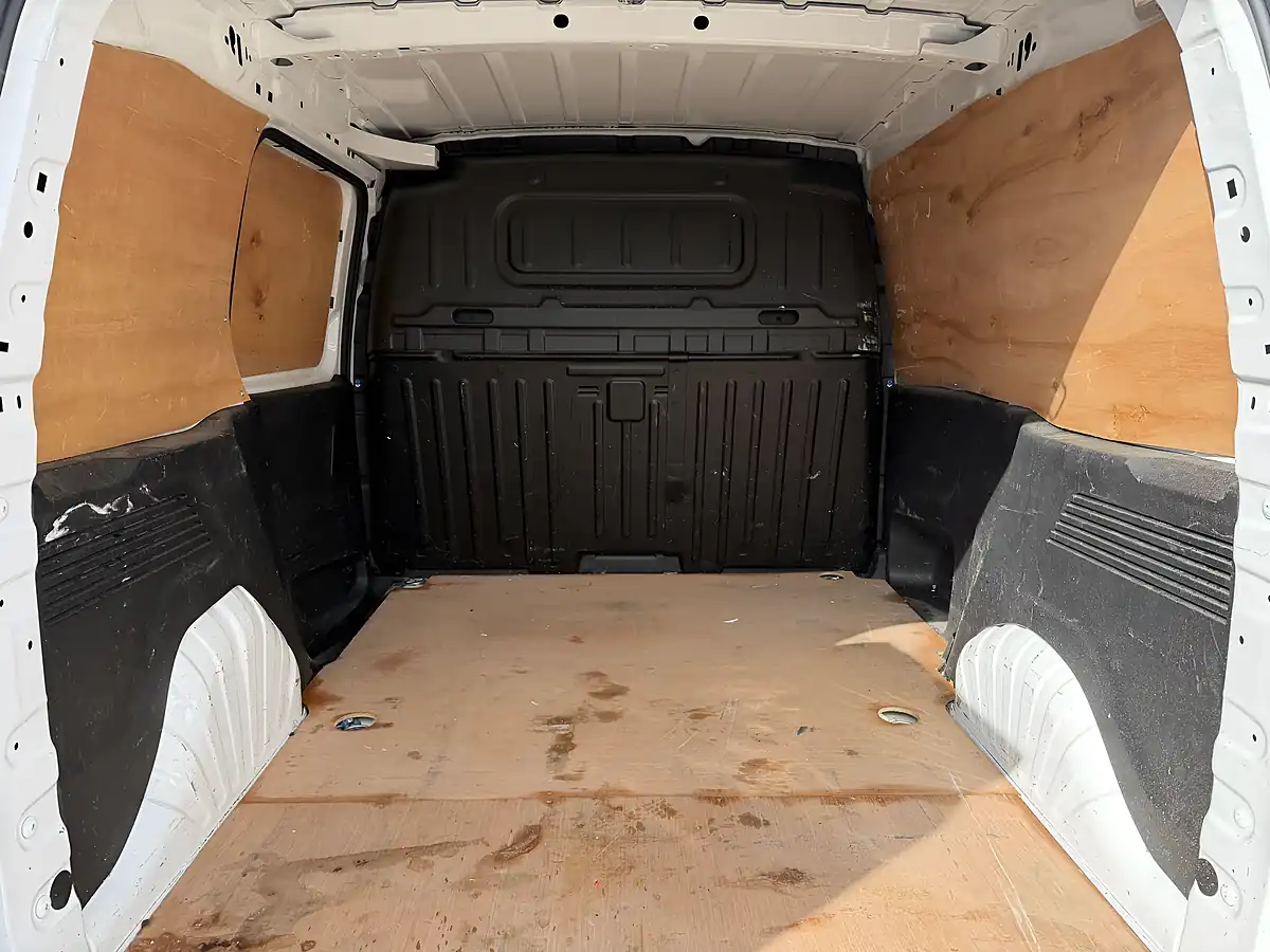 Used 2020 Vauxhall Combo Sportive White - Interior and Exterior details 16