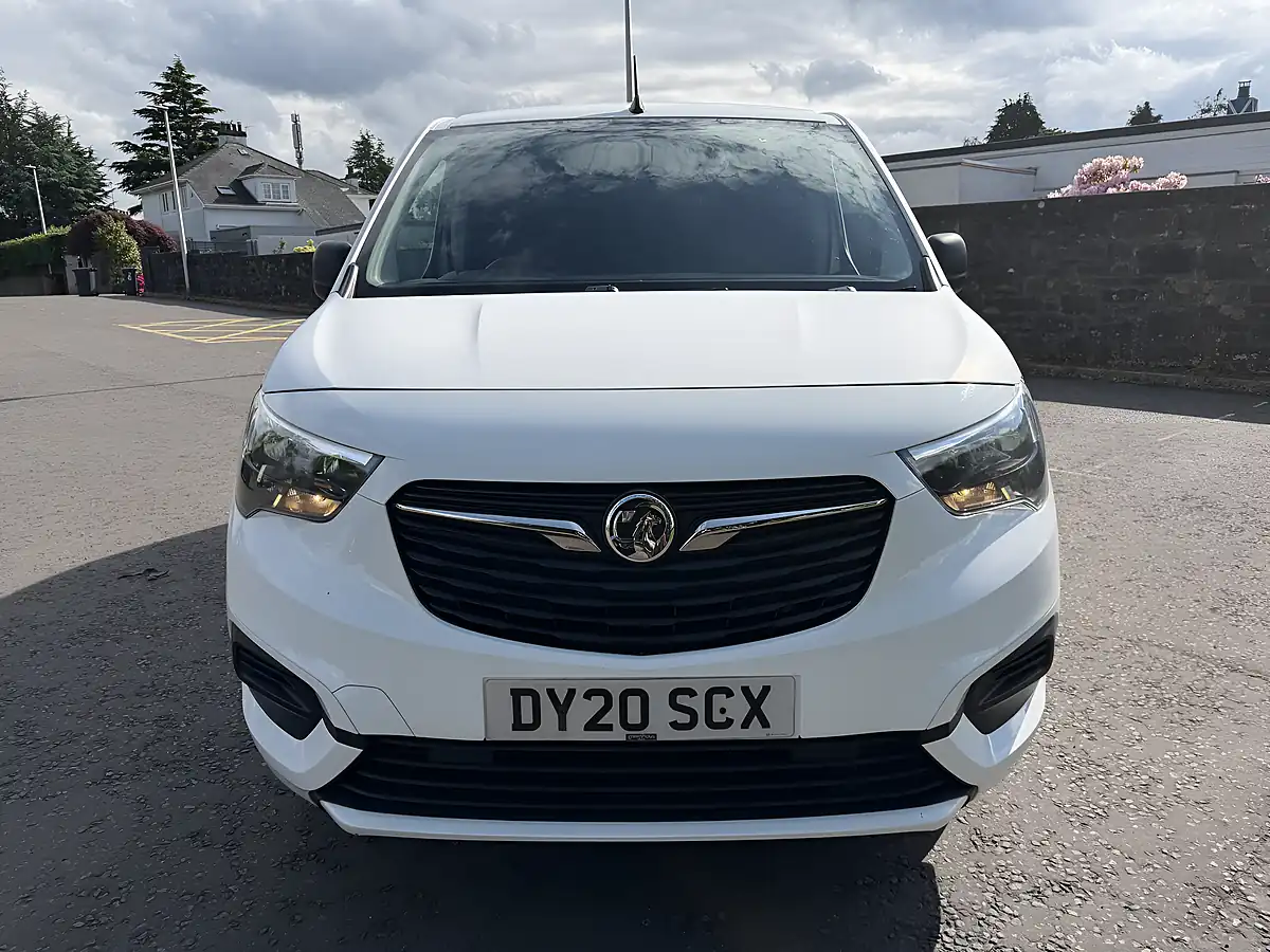 Used 2020 Vauxhall Combo Sportive White - Interior and Exterior details 2