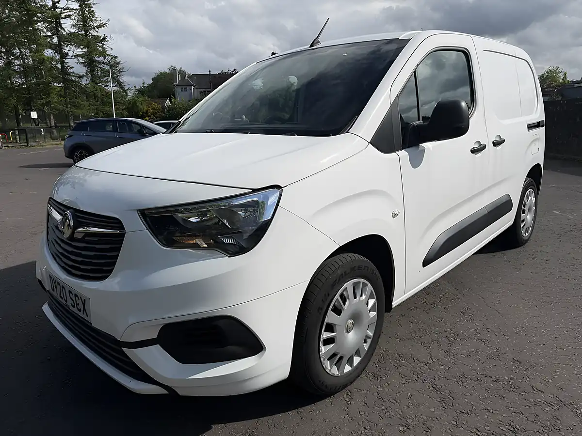 Used 2020 Vauxhall Combo Sportive White - Interior and Exterior details 3