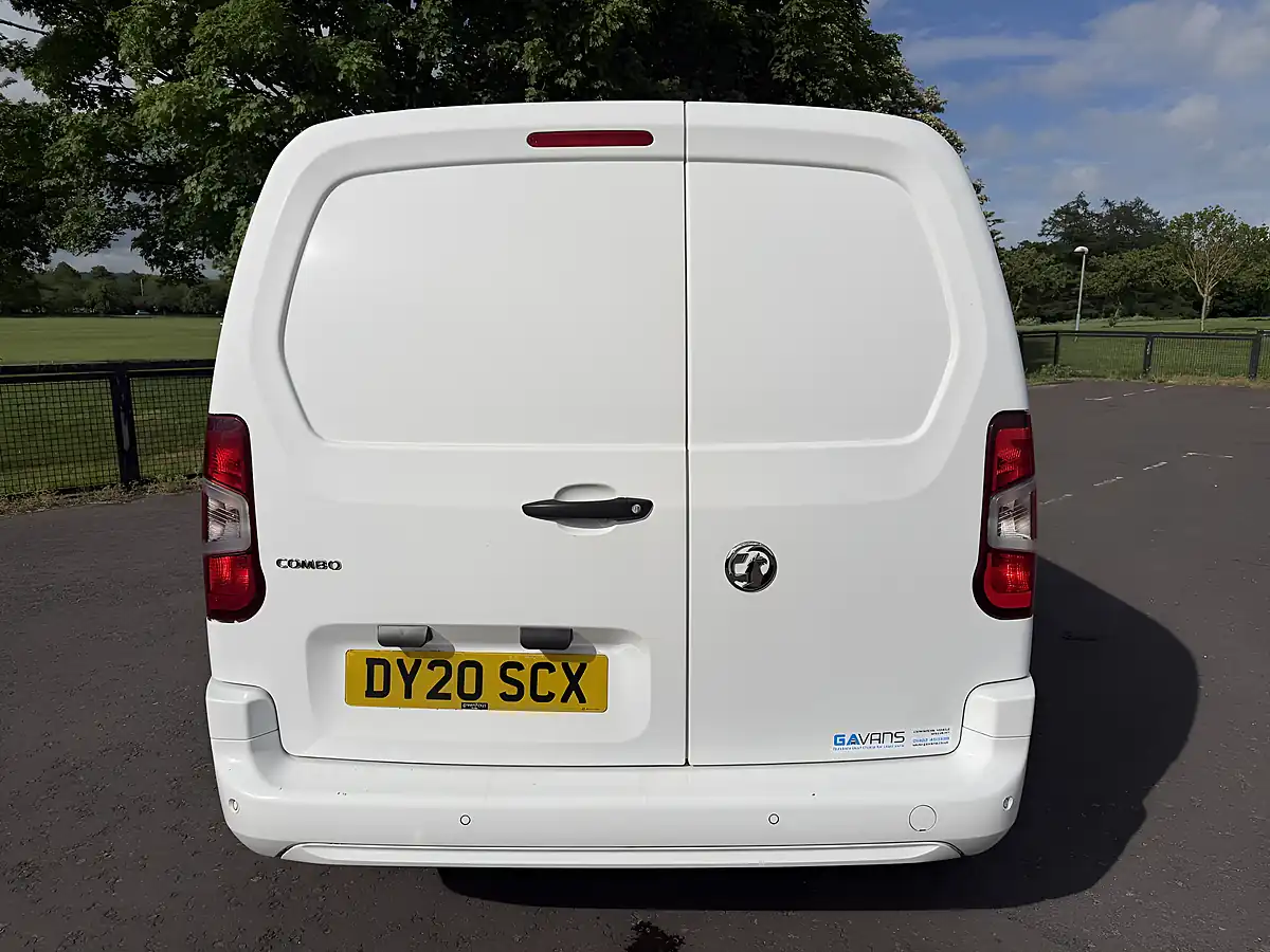 Used 2020 Vauxhall Combo Sportive White - Interior and Exterior details 4