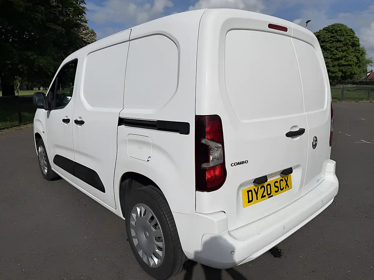 Used 2020 Vauxhall Combo Sportive White - Interior and Exterior details 5