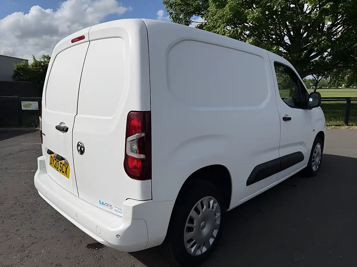 Used 2020 Vauxhall Combo Sportive White - Interior and Exterior details 9