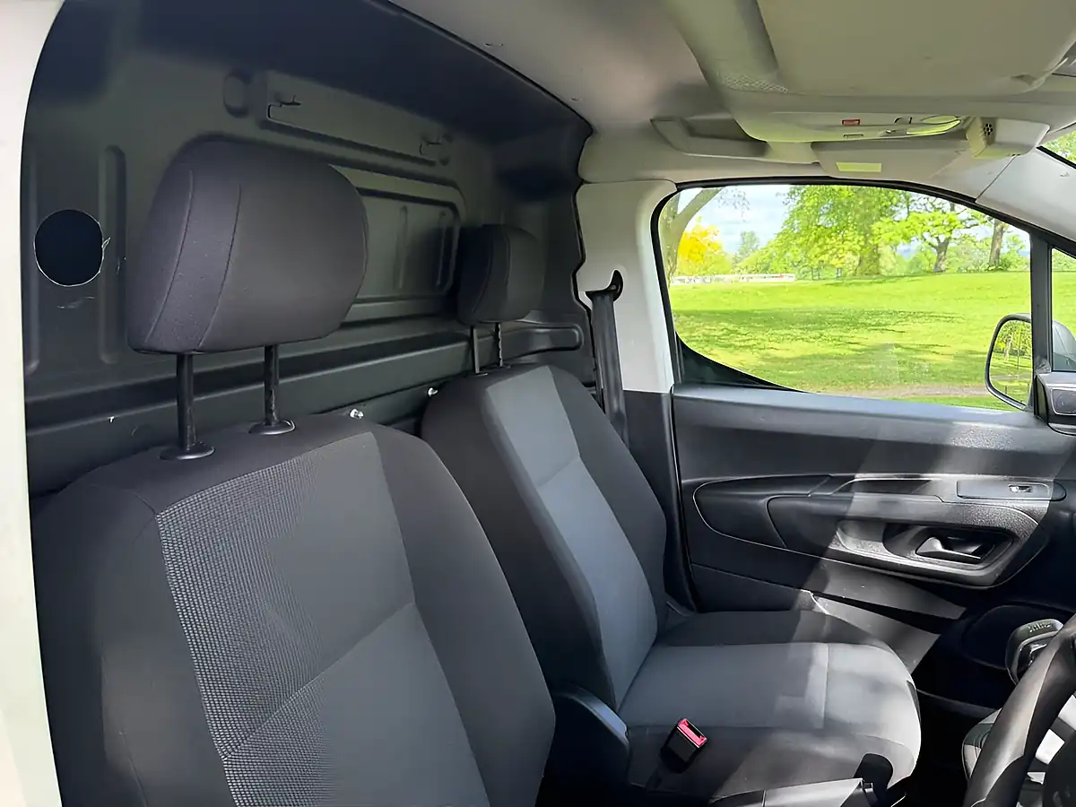 Used 2020 Vauxhall Combo Sportive White - Interior and Exterior details 11