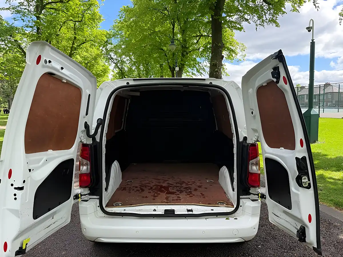 Used 2020 Vauxhall Combo Sportive White - Interior and Exterior details 13