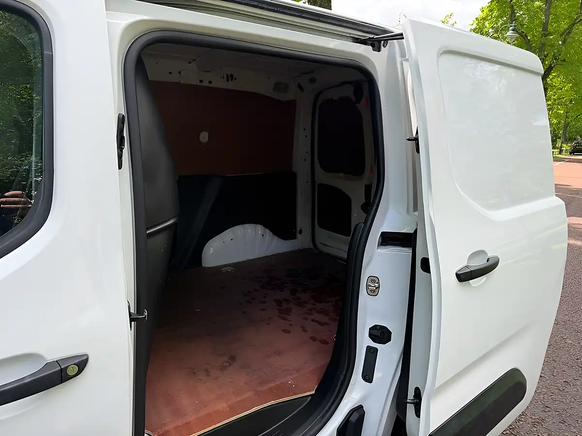 Used 2020 Vauxhall Combo Sportive White - Interior and Exterior details 14
