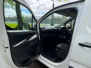 Used 2020 Vauxhall Combo Sportive White - Interior and Exterior details 15