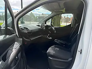 Used 2020 Vauxhall Combo Sportive White - Interior and Exterior details 16