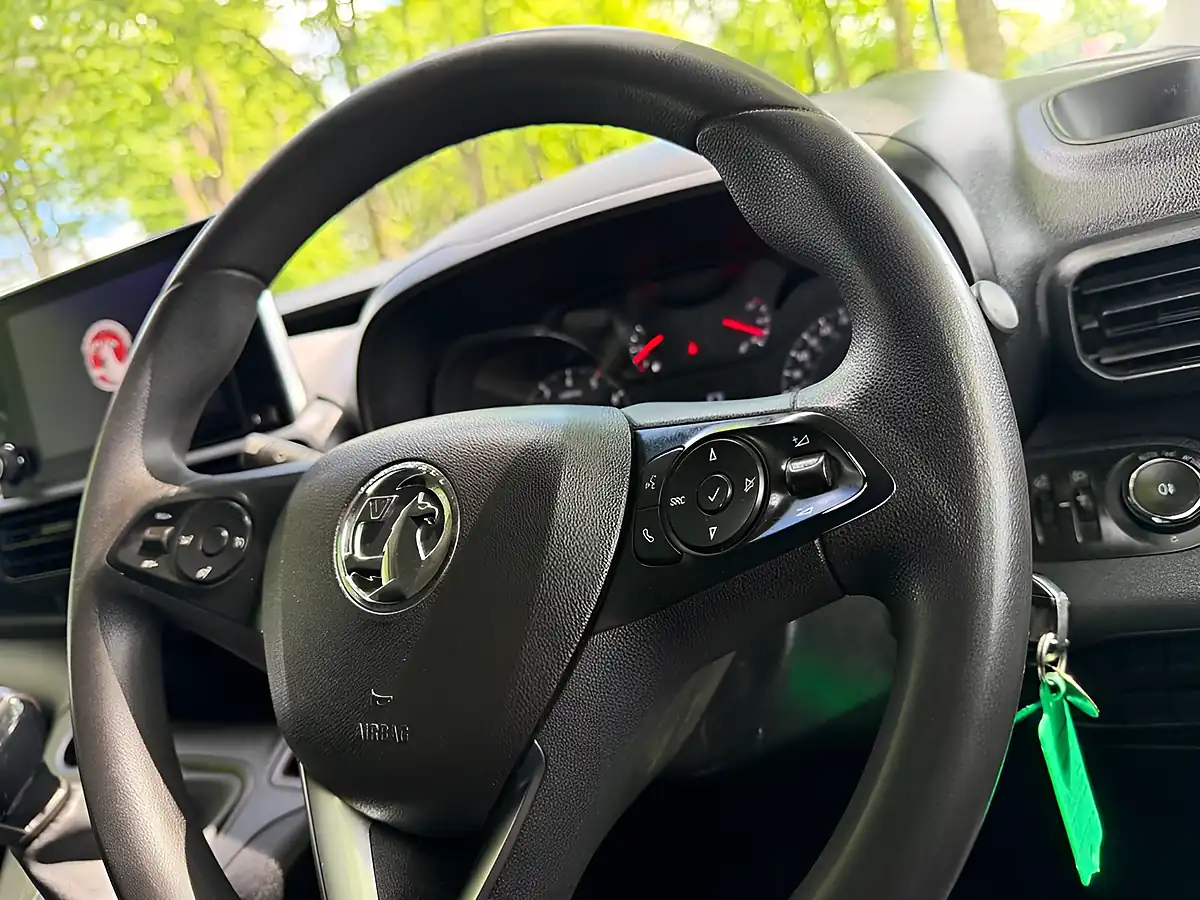 Used 2020 Vauxhall Combo Sportive White - Interior and Exterior details 19