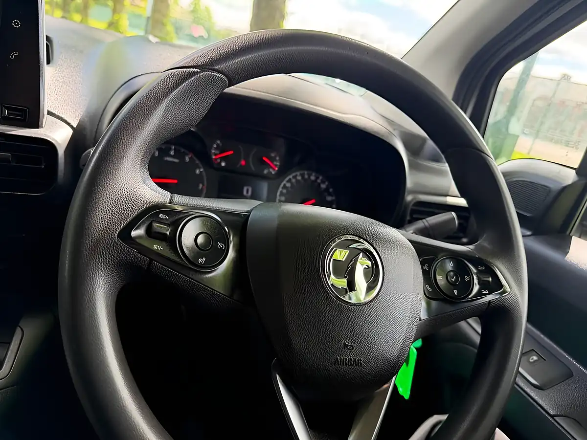 Used 2020 Vauxhall Combo Sportive White - Interior and Exterior details 20
