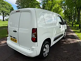 Used 2020 Vauxhall Combo Sportive White - Interior and Exterior details 3