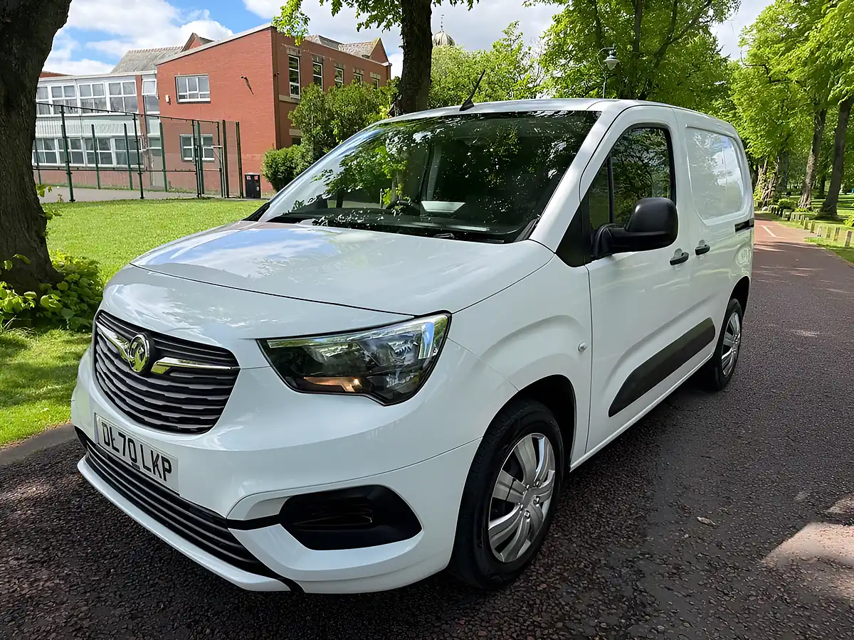 Used 2020 Vauxhall Combo Sportive White - Interior and Exterior details 7