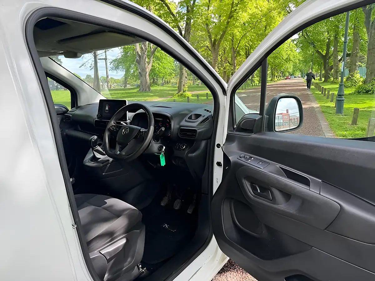 Used 2020 Vauxhall Combo Sportive White - Interior and Exterior details 9