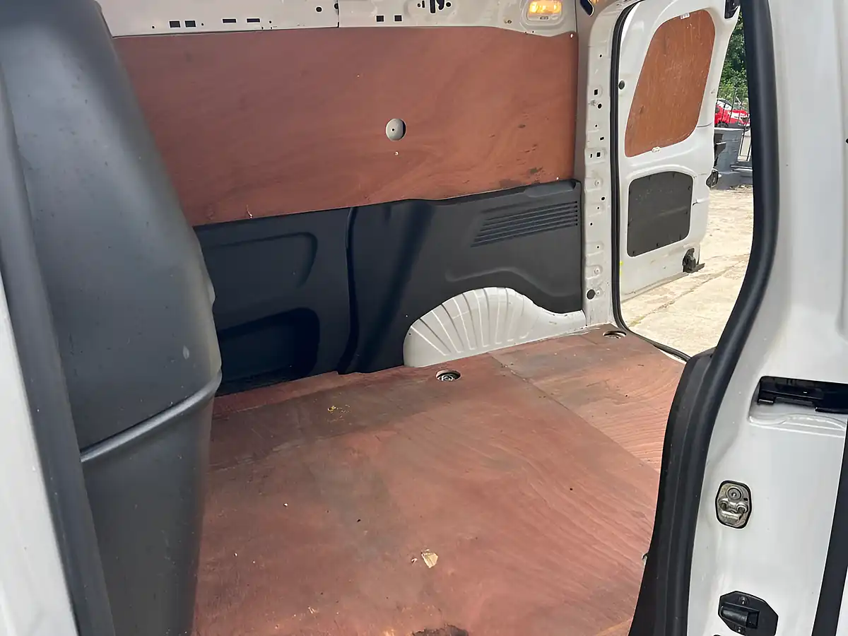 Used 2020 Vauxhall Combo Sportive White - Interior and Exterior details 11