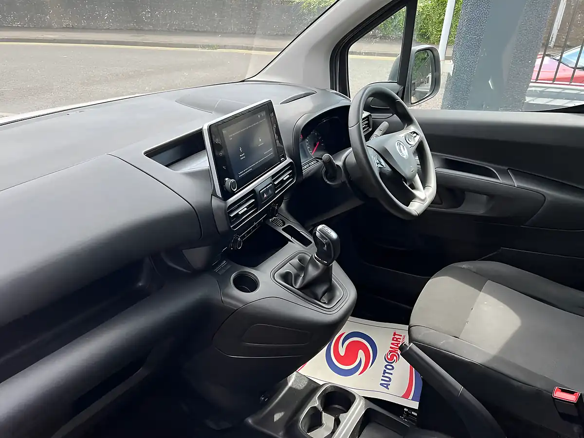 Used 2020 Vauxhall Combo Sportive White - Interior and Exterior details 13
