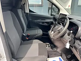 Used 2020 Vauxhall Combo Sportive White - Interior and Exterior details 14