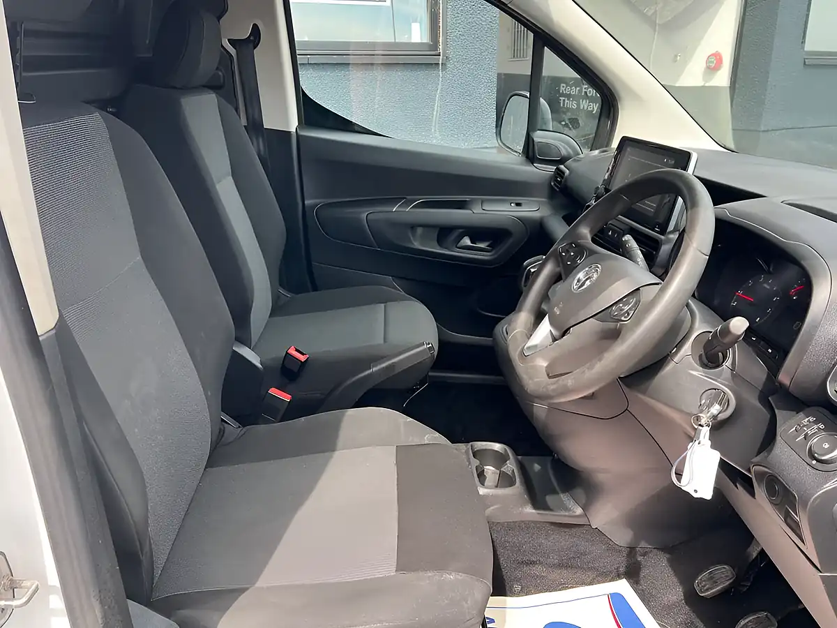 Used 2020 Vauxhall Combo Sportive White - Interior and Exterior details 14