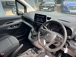 Used 2020 Vauxhall Combo Sportive White - Interior and Exterior details 15