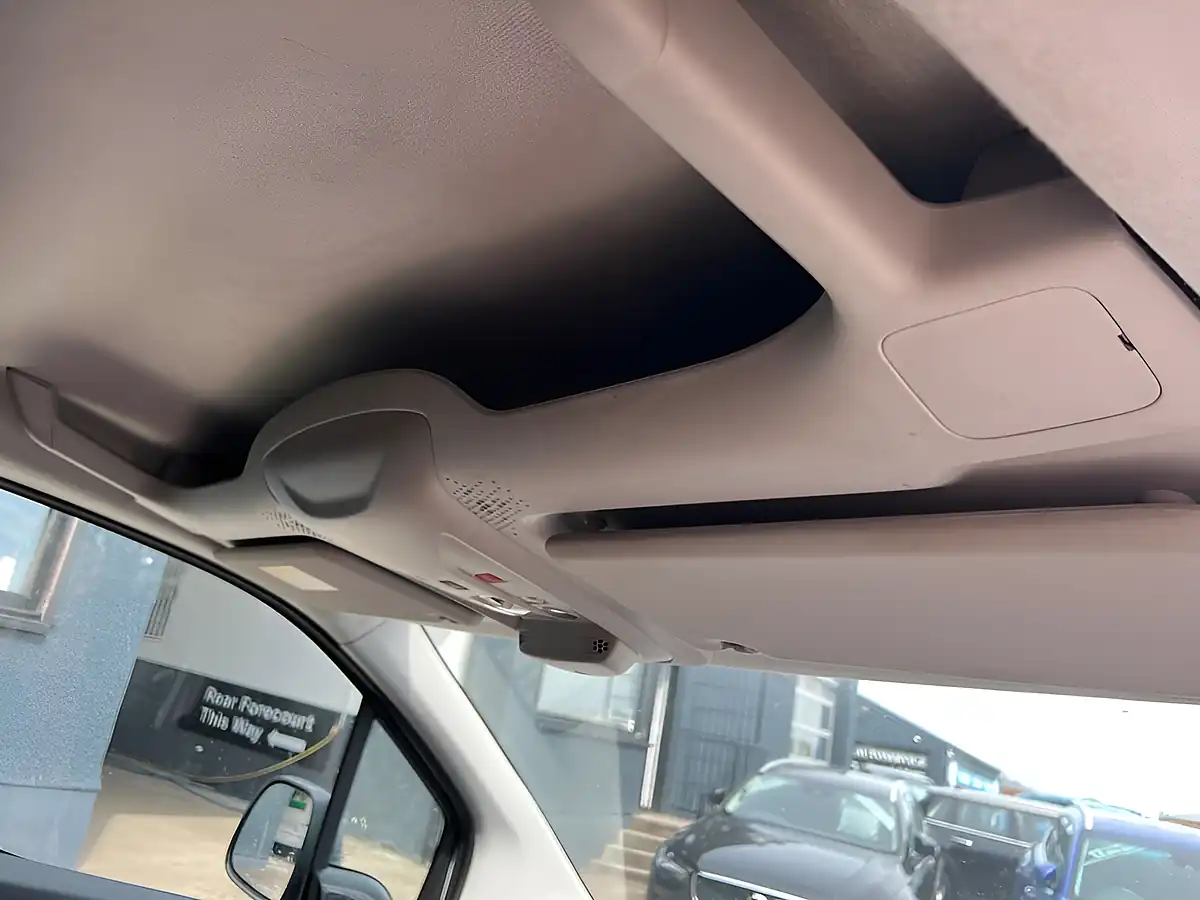 Used 2020 Vauxhall Combo Sportive White - Interior and Exterior details 16