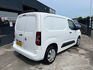 Used 2020 Vauxhall Combo Sportive White - Interior and Exterior details 4