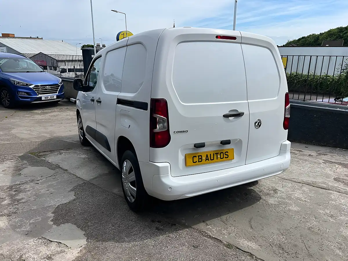 Used 2020 Vauxhall Combo Sportive White - Interior and Exterior details 6