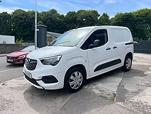 Used 2020 Vauxhall Combo Sportive White - Interior and Exterior details 8