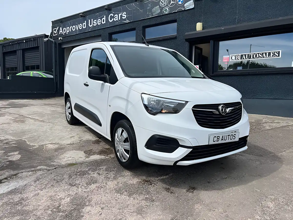 Used 2020 Vauxhall Combo Sportive White - Interior and Exterior details 9