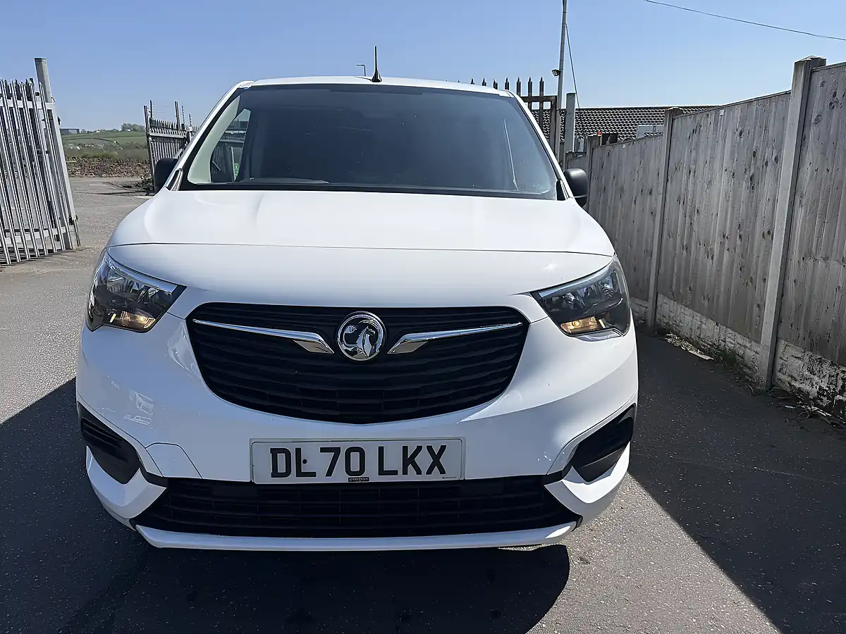 Used 2020 Vauxhall Combo Sportive White - Interior and Exterior details 2
