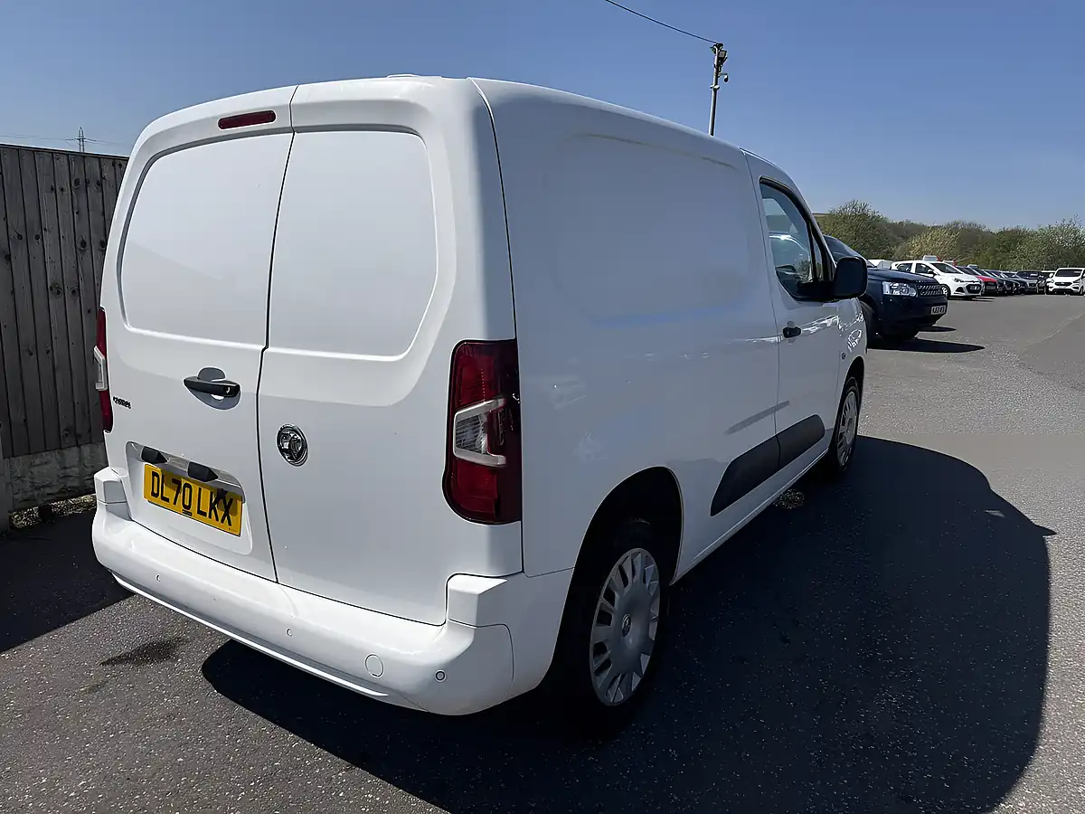 Used 2020 Vauxhall Combo Sportive White - Interior and Exterior details 8
