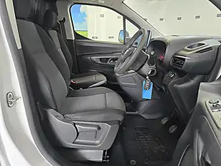Used 2020 Vauxhall Combo Sportive White - Interior and Exterior details 12