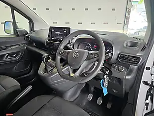 Used 2020 Vauxhall Combo Sportive White - Interior and Exterior details 13