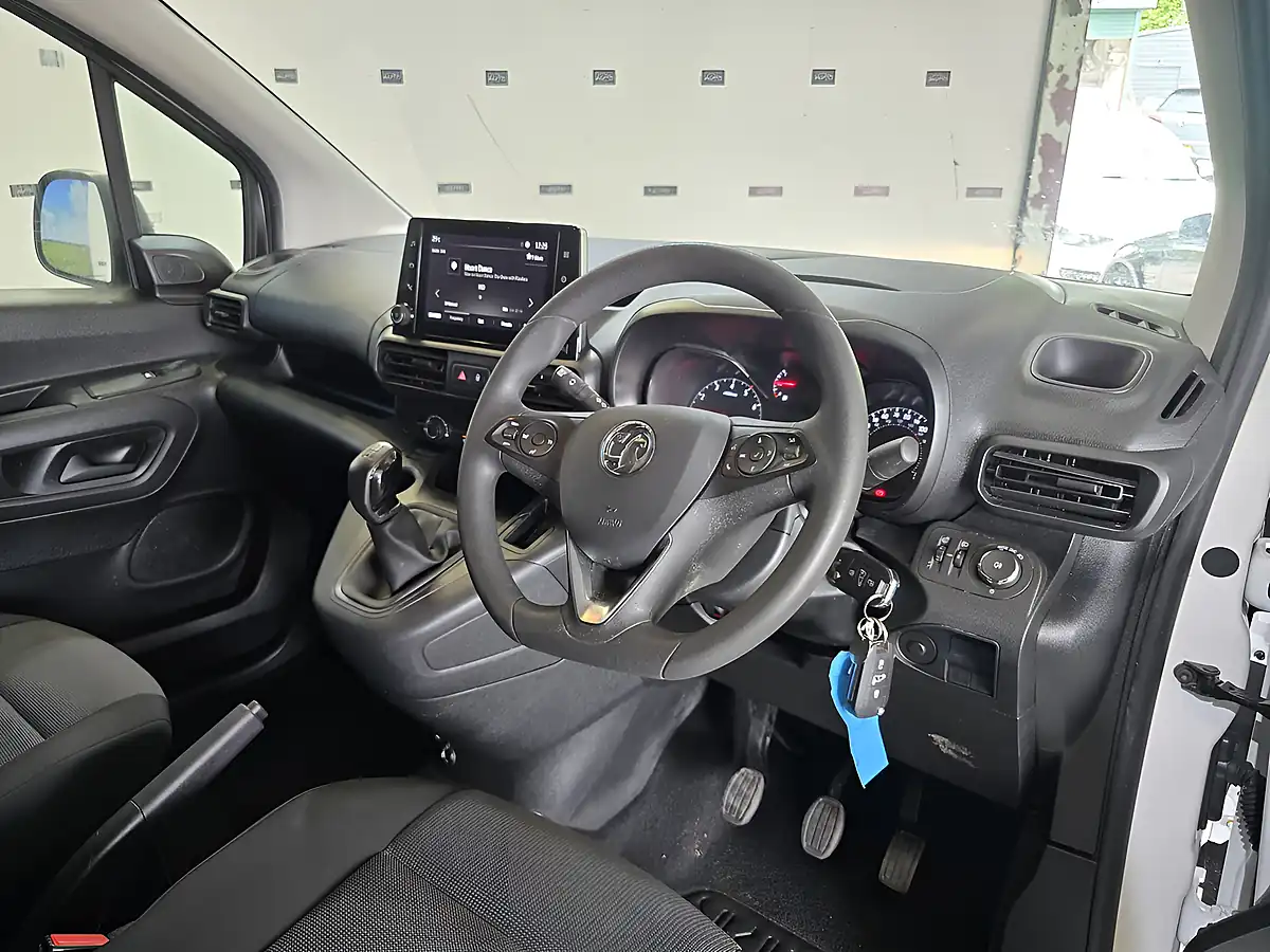 Used 2020 Vauxhall Combo Sportive White - Interior and Exterior details 13