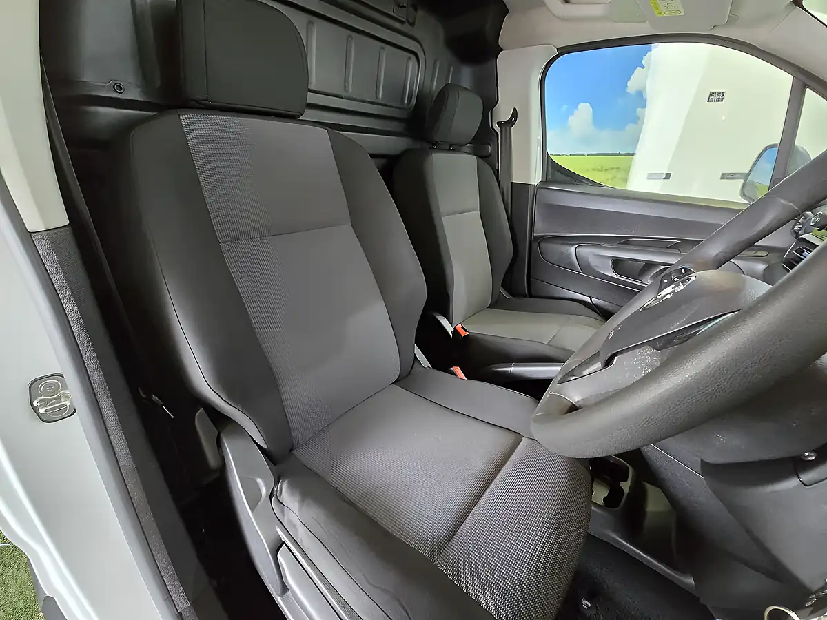 Used 2020 Vauxhall Combo Sportive White - Interior and Exterior details 14