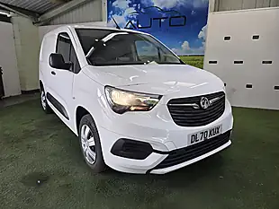 Used 2020 Vauxhall Combo Sportive White - Interior and Exterior details 2