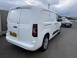 Used 2020 Vauxhall Combo Sportive White - Interior and Exterior details 14
