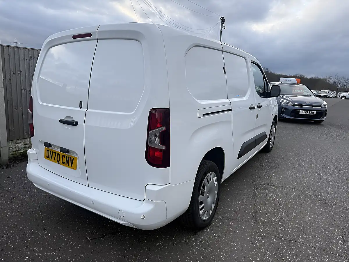 Used 2020 Vauxhall Combo Sportive White - Interior and Exterior details 14