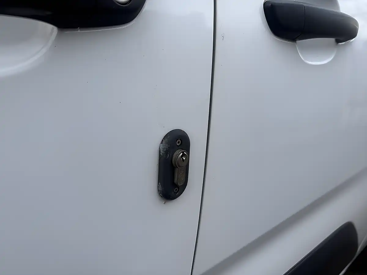 Used 2020 Vauxhall Combo Sportive White - Interior and Exterior details 8