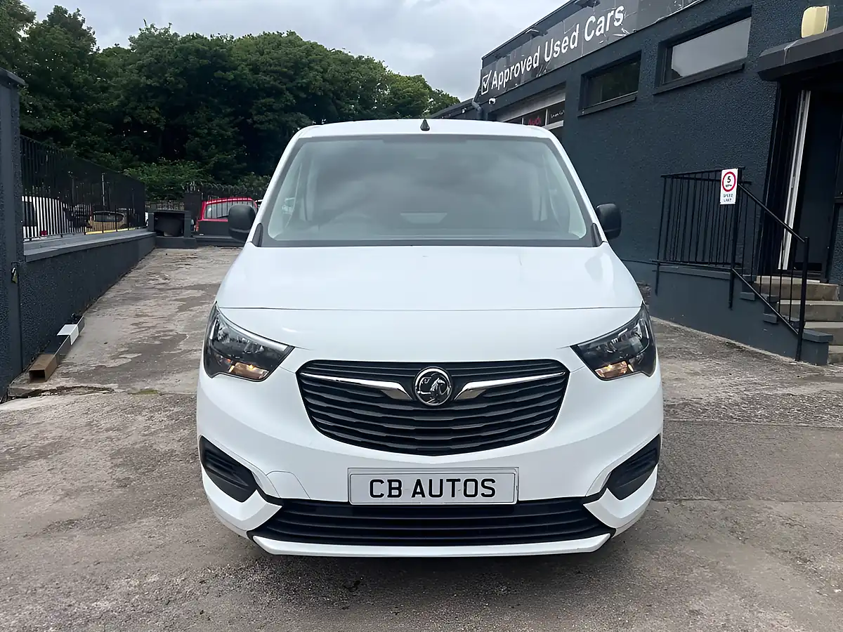 Used 2020 Vauxhall Combo Sportive White - Interior and Exterior details 2