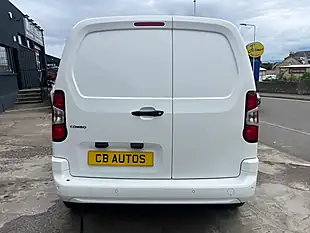 Used 2020 Vauxhall Combo Sportive White - Interior and Exterior details 5